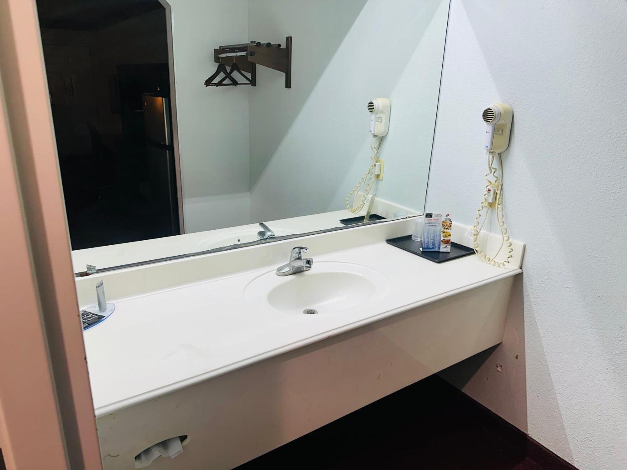 Executive Inn & Suites West Columbia Екстериор снимка