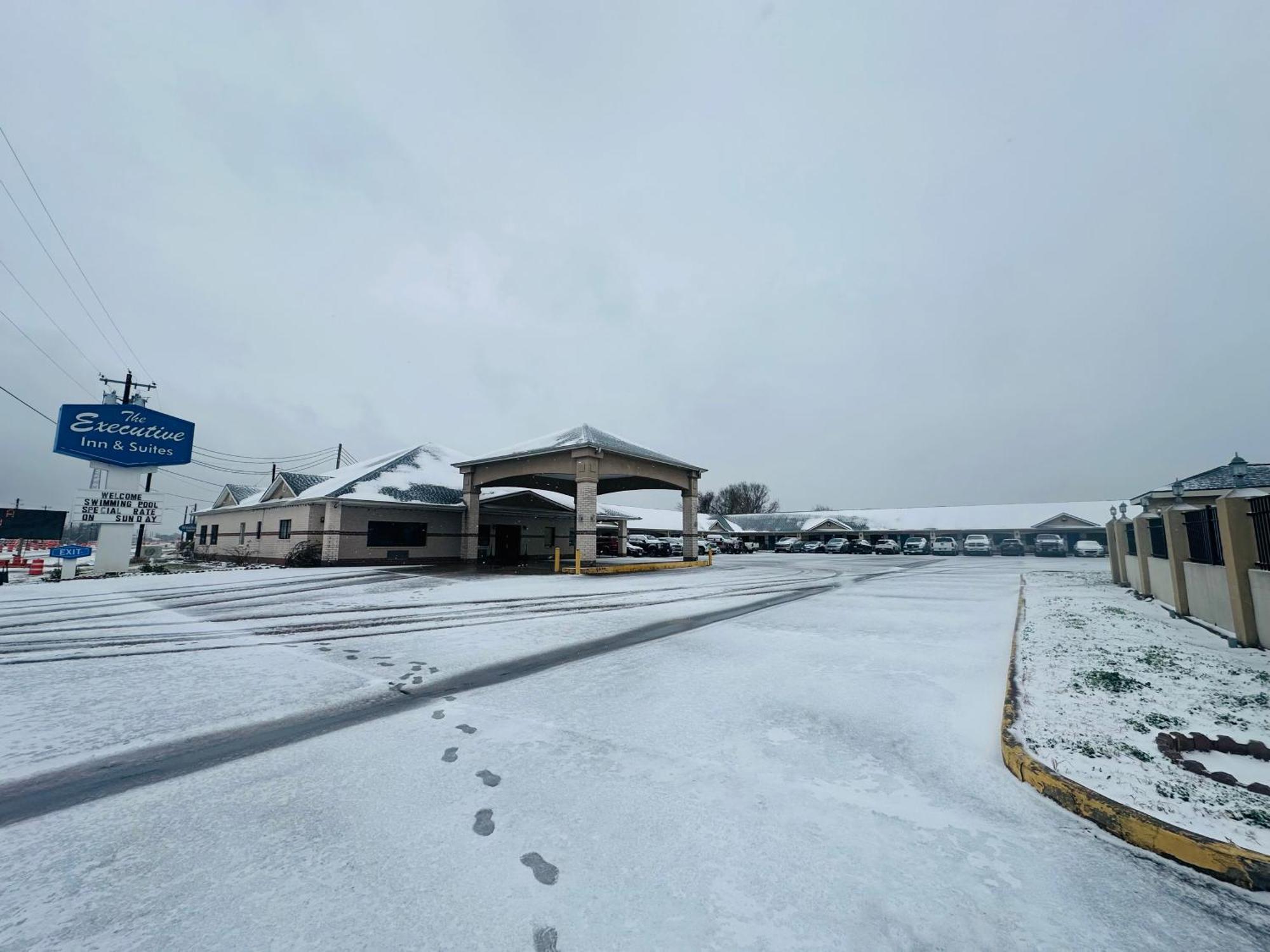 Executive Inn & Suites West Columbia Екстериор снимка