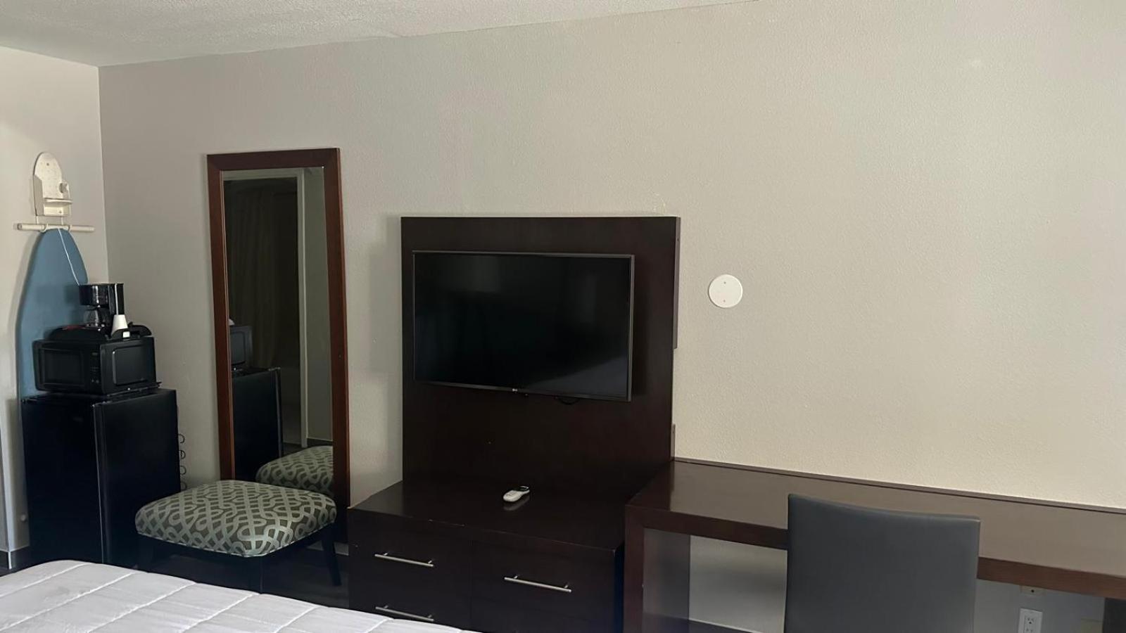 Executive Inn & Suites West Columbia Екстериор снимка